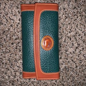 Dooney & Bourke wallet